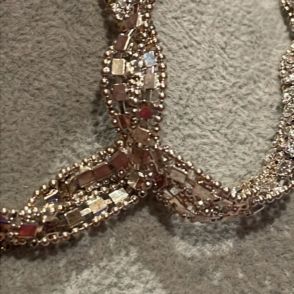 V Style Rhinestone Necklace - Picture 6 of 8